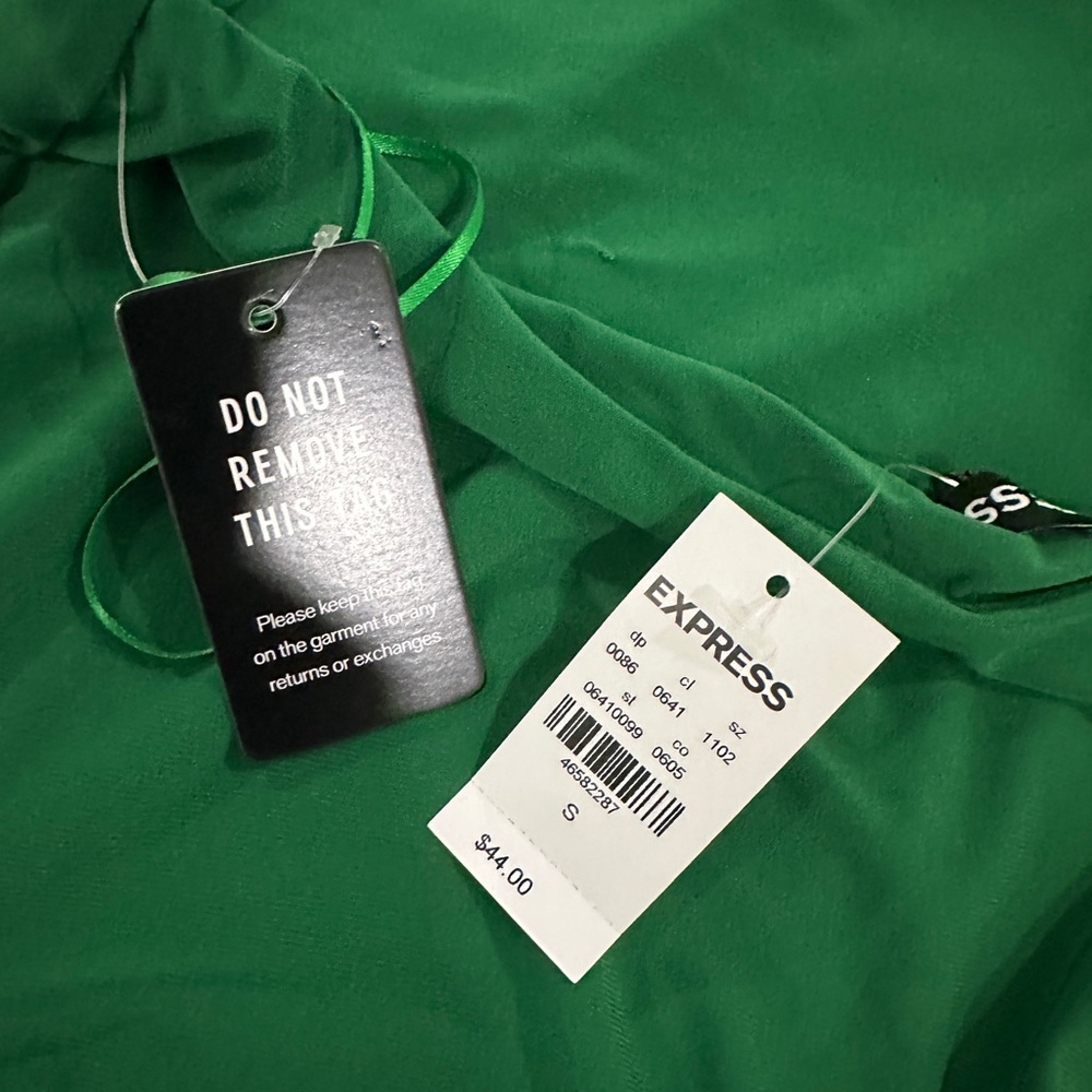 Express Vibrant Green Halter Top - Picture 4 of 5